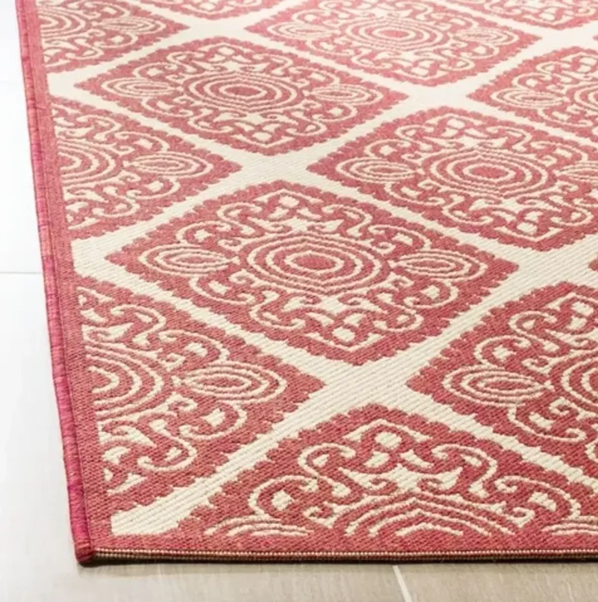 LINDEN 132 Collection LND132Q-5 Red / Creme 5'-3" X 7'-6"