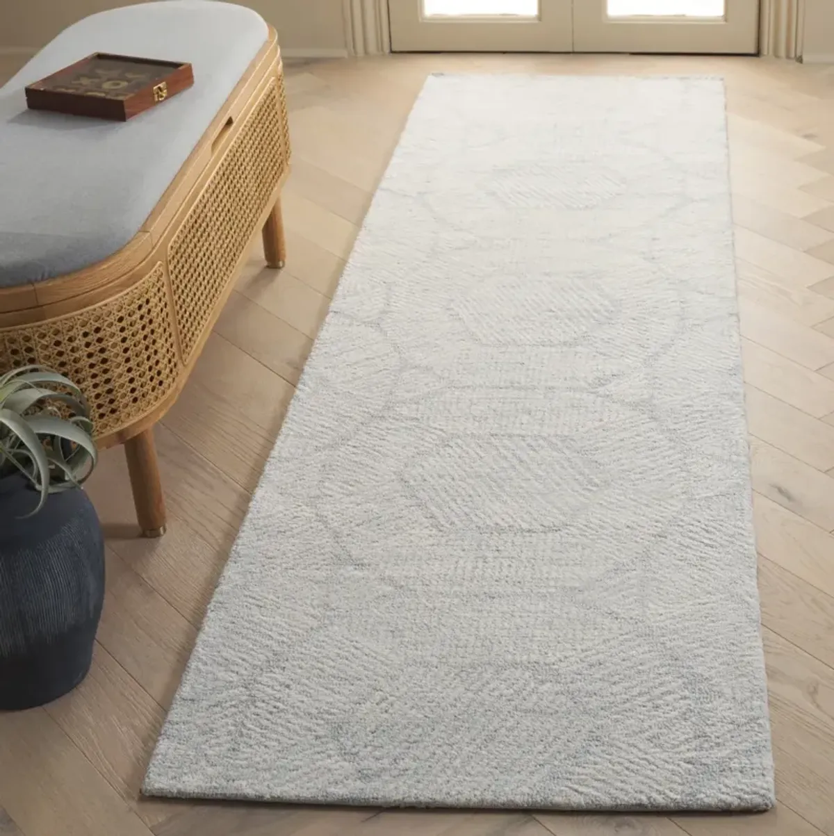 METRO 577 LIGHT GREY 2'-3' x 8' Runner Rug