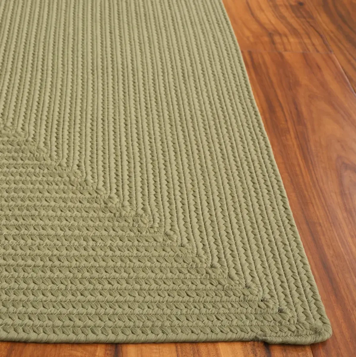 BRAIDED Hand Woven 5' x 8' area rug