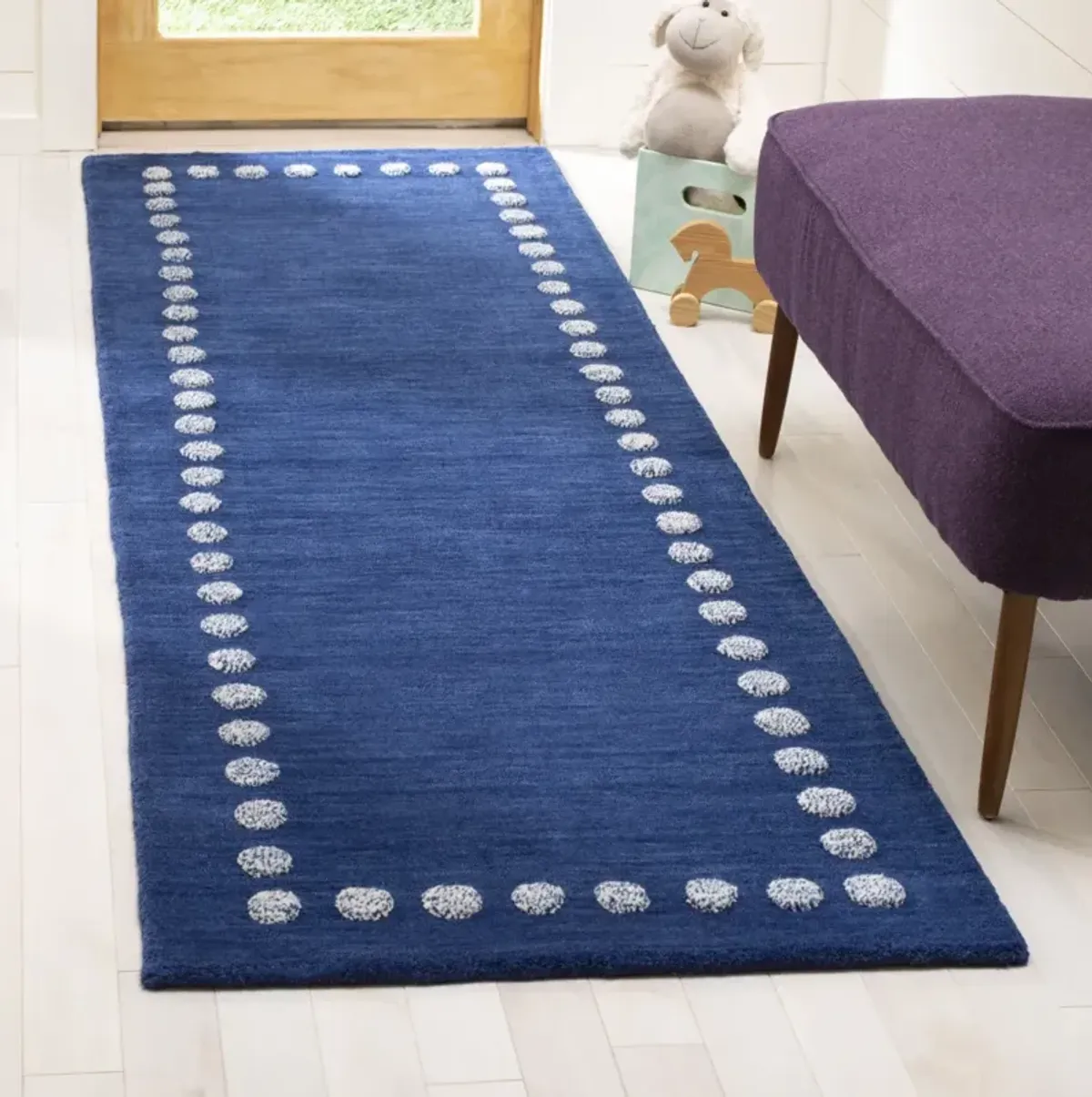 SAFAVIEH KIDS 802 NAVY 2'-6' x 6' Runner Rug