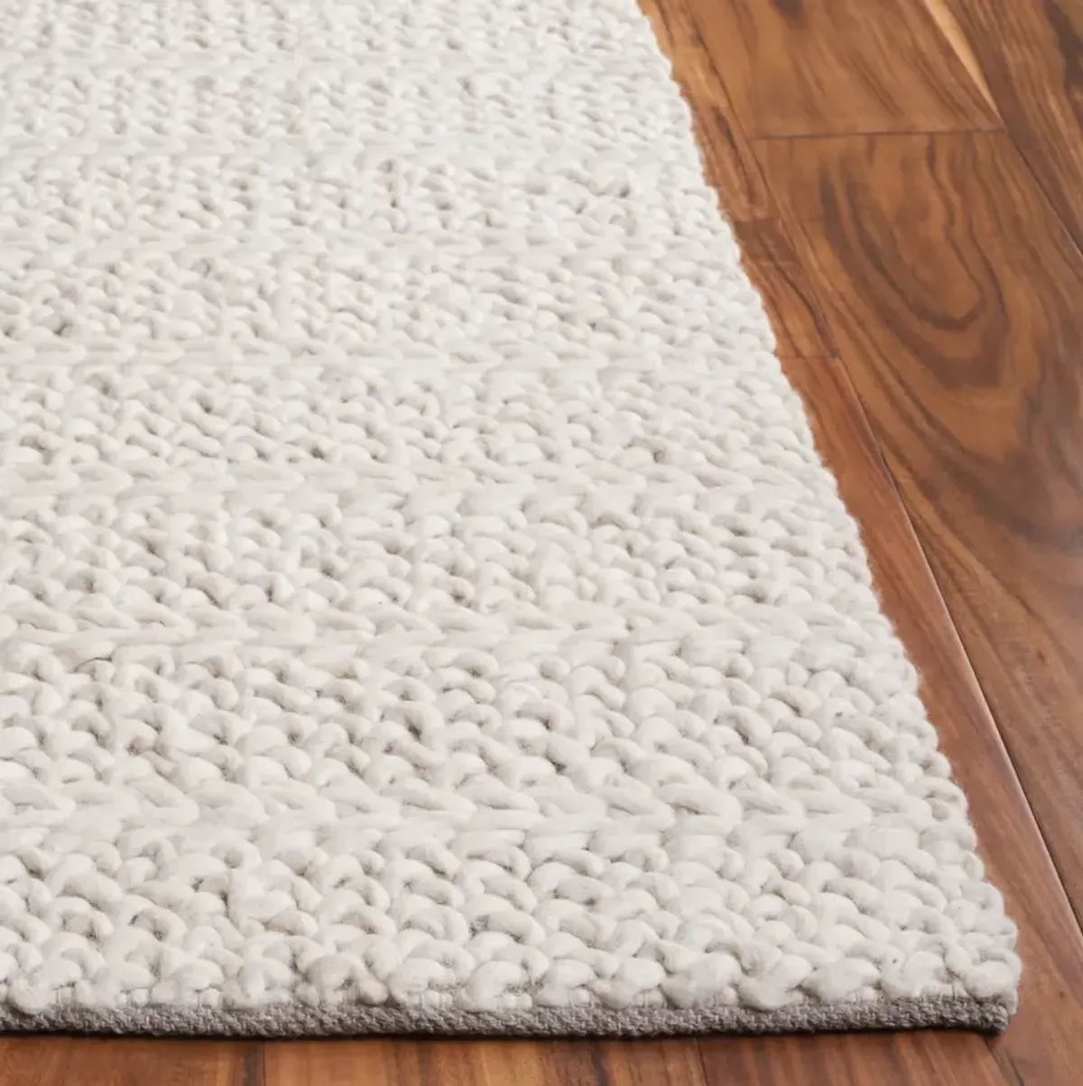 NATURA 702 IVORY 2'-3' x 8' Runner Rug