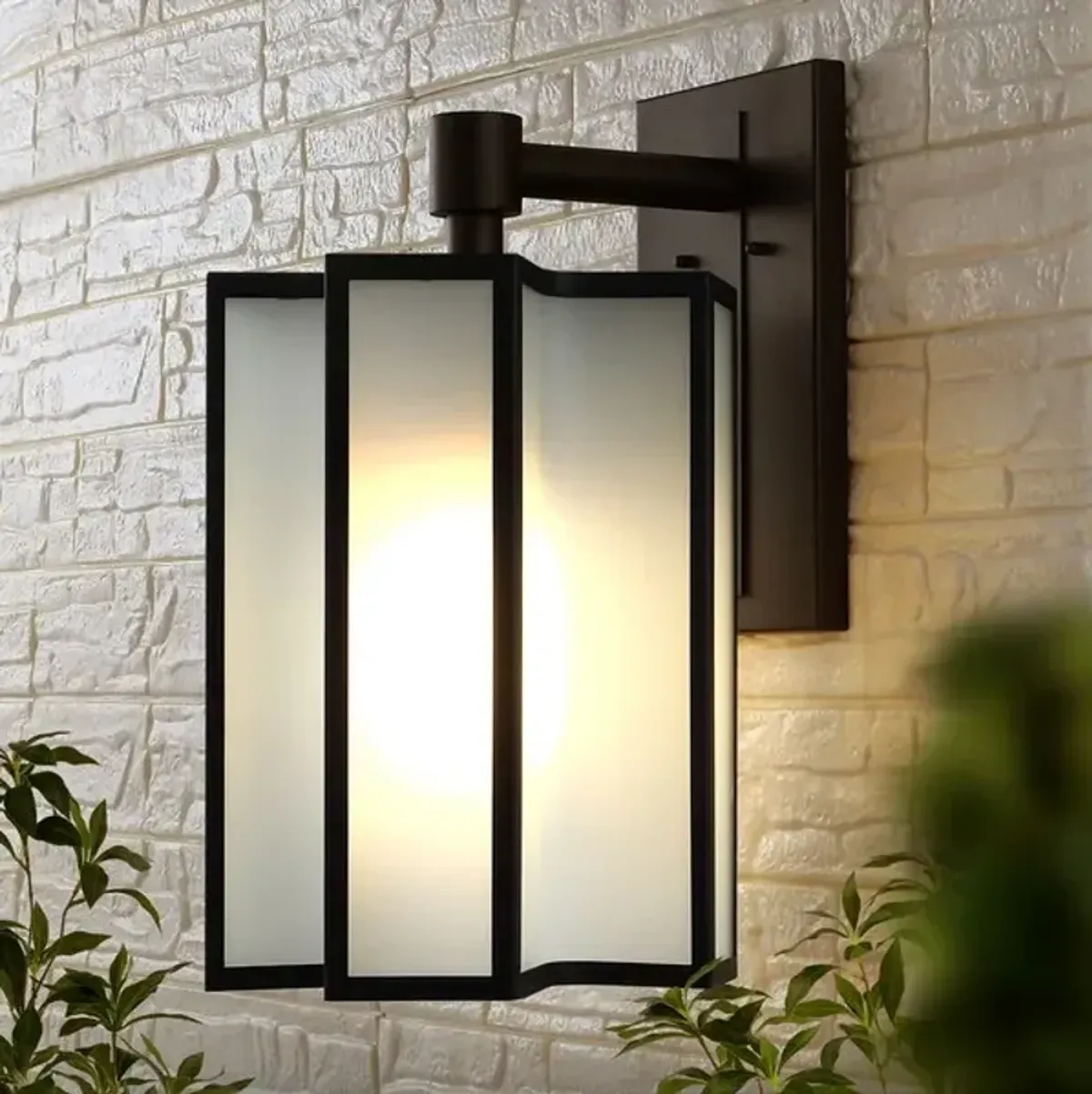 HYLA OUTDOOR WALL SCONCE/BLACK