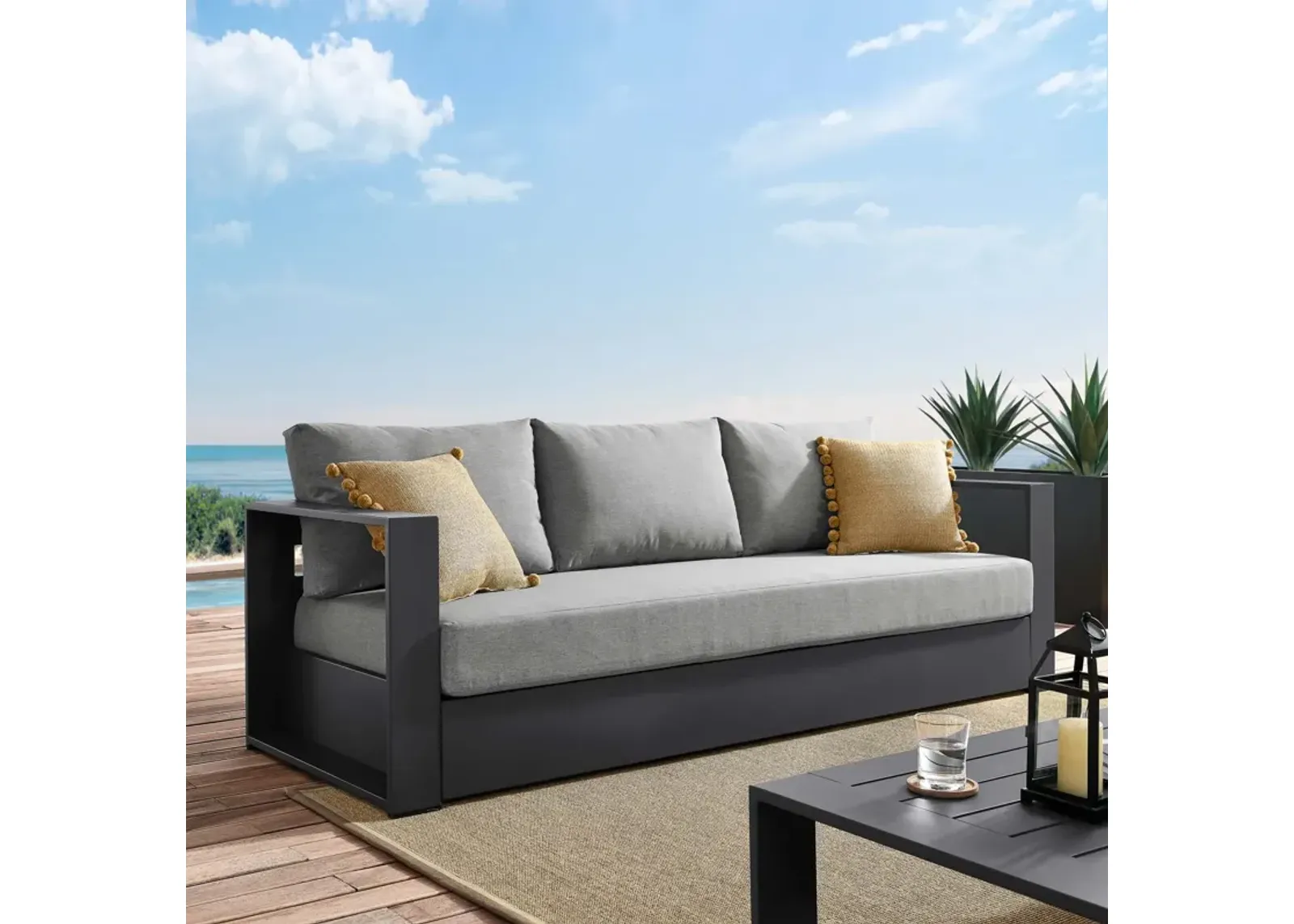 Tahoe Outdoor Sofa