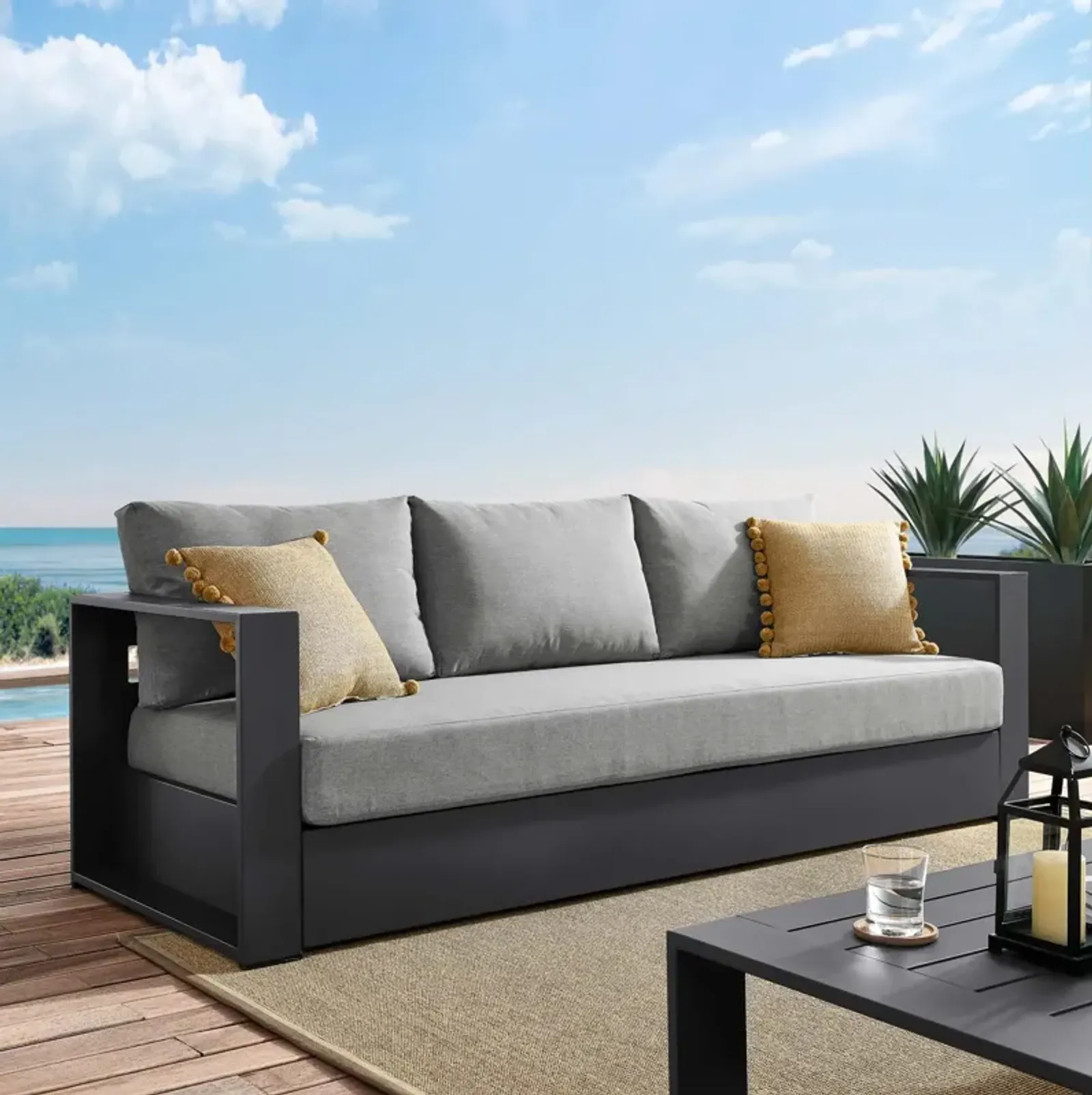 Tahoe Outdoor Sofa