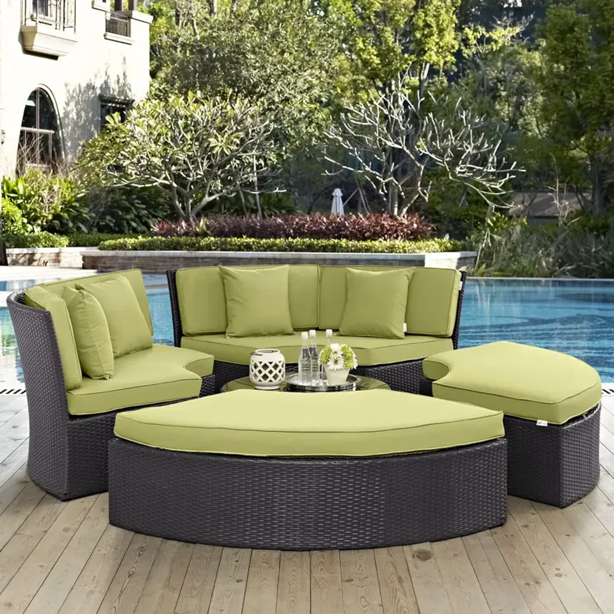 Convene Circular Outdoor Patio Daybed Set