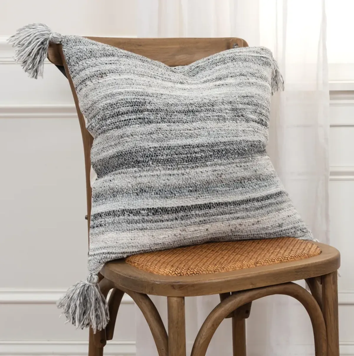 INDOOR OUTDOOR Mottled Gray Pillow