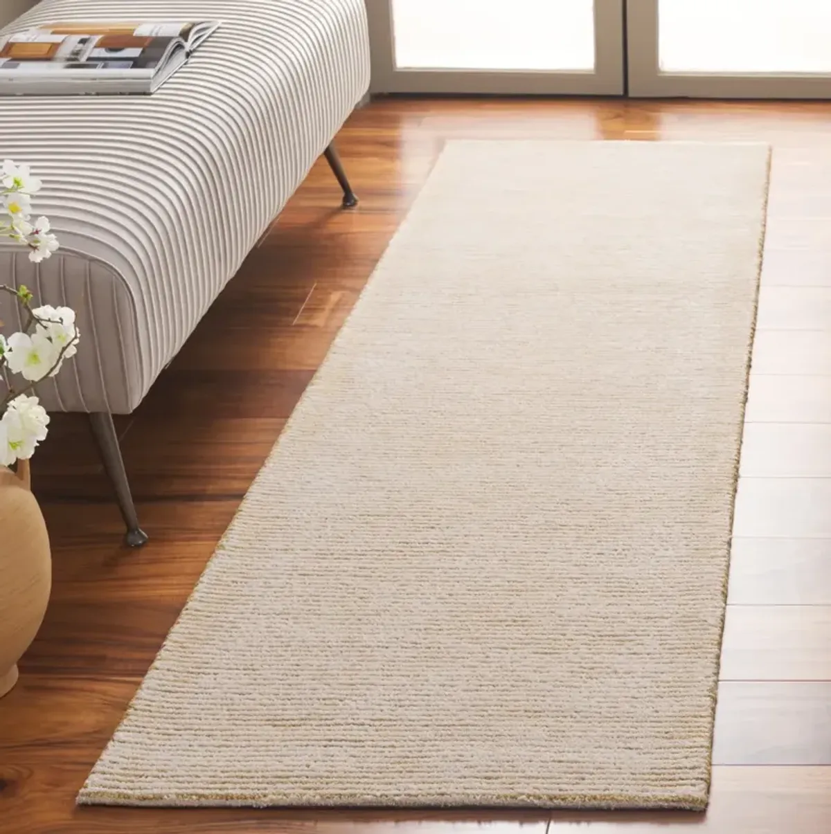 MIRAGE 375 IVORY  2'-3' x 8' Runner Rug