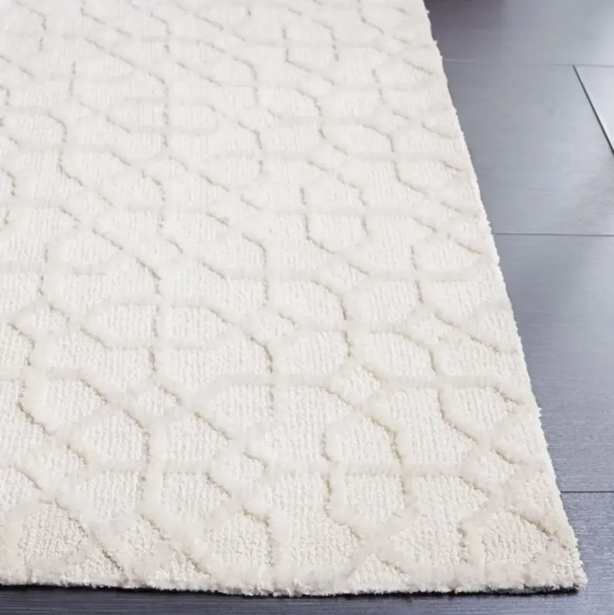 AUDREY 103 IVORY 2'-3' x 8' Runner Rug