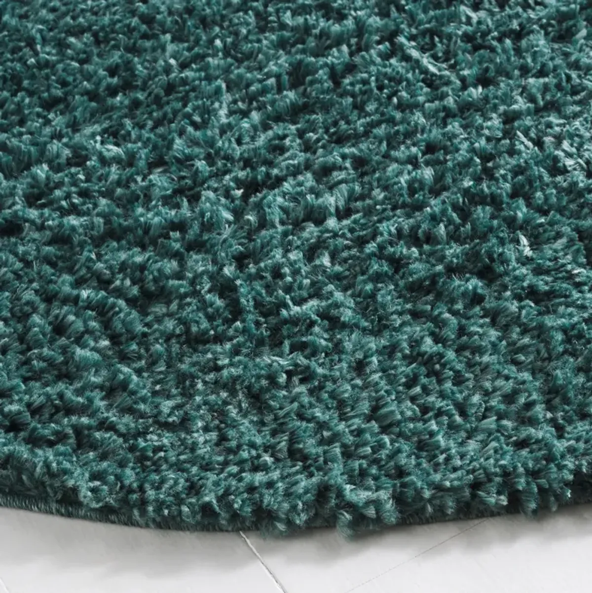 AUGUST SHAG 900 GREEN 6'-7' X 6'-7' Round Round Rug