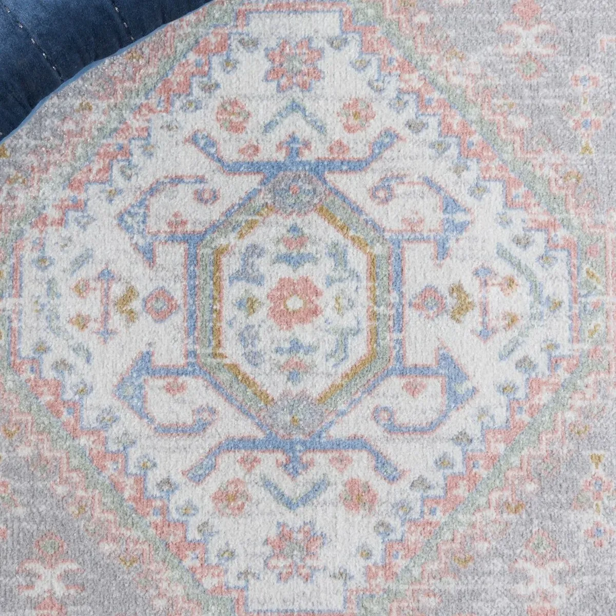 BAYSIDE 118 Multi 6'-7' X 6'-7' Round Round Rug