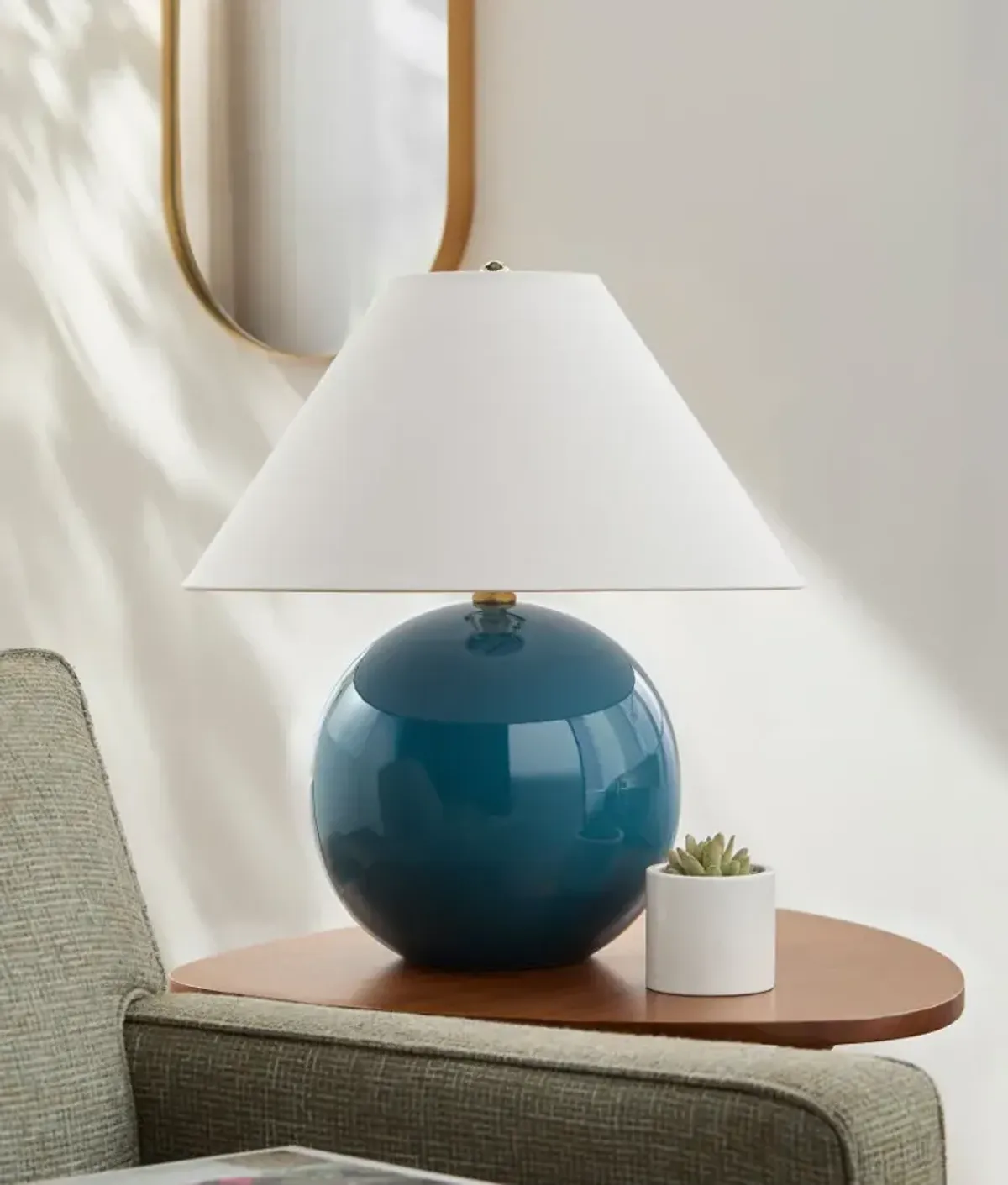 Stellar STL-010 20"H x 19"W x 19"D Accent Table Lamp