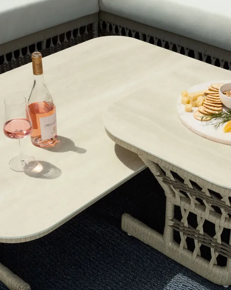 Winder WIND-005 14"H x 48"W x 32"D Coffee Table