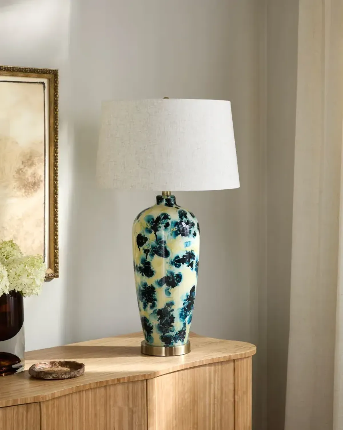 Snicarte SNR-011 32"H x 17"W x 17"D Accent Table Lamp