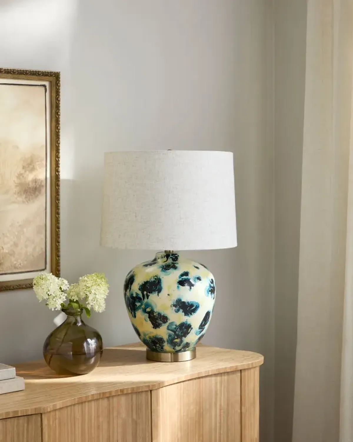 Snicarte SNR-009 25"H x 16"W x 16"D Accent Table Lamp