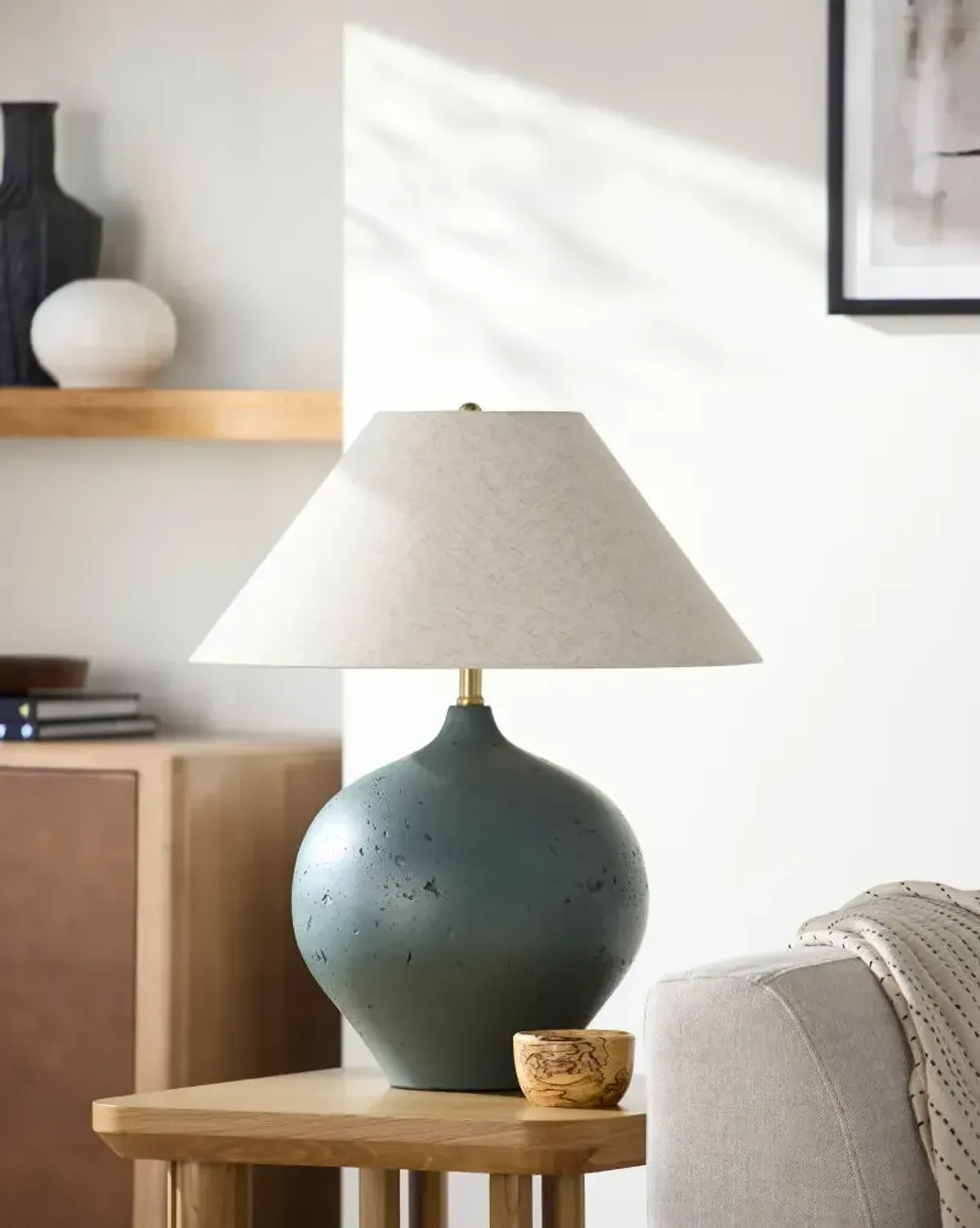 Pomarico PMR-002 27"H x 22"W x 22"D Accent Table Lamp