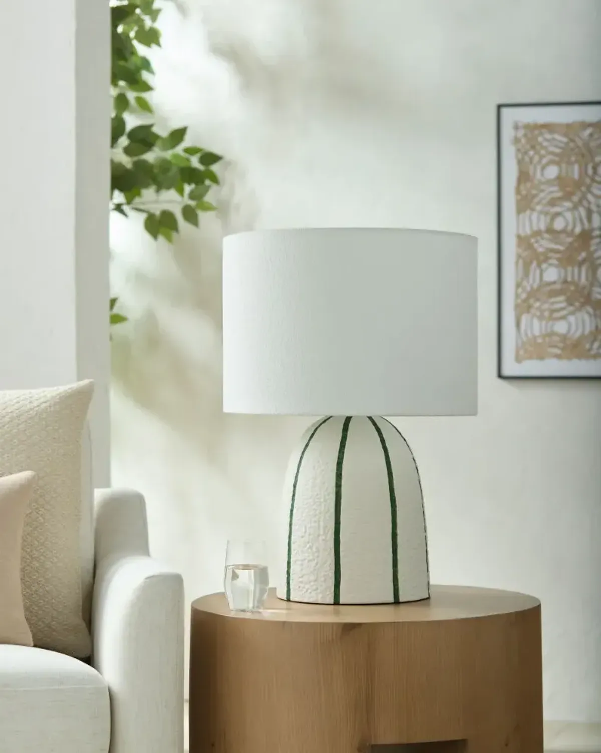 Hombori HOM-003 24"H x 17"W x 17"D Accent Table Lamp