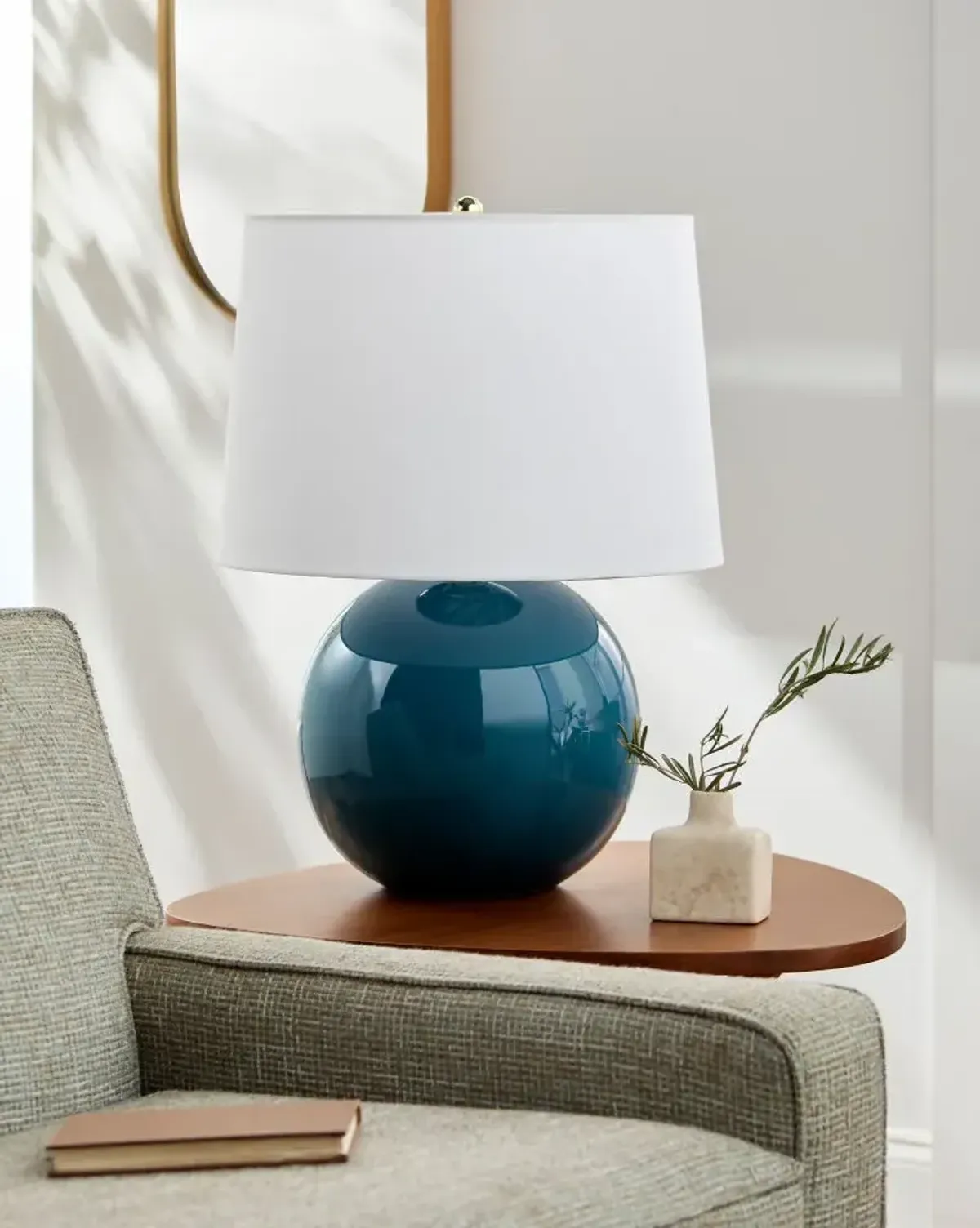 Stellar STL-024 20"H x 19"W x 19"D Accent Table Lamp