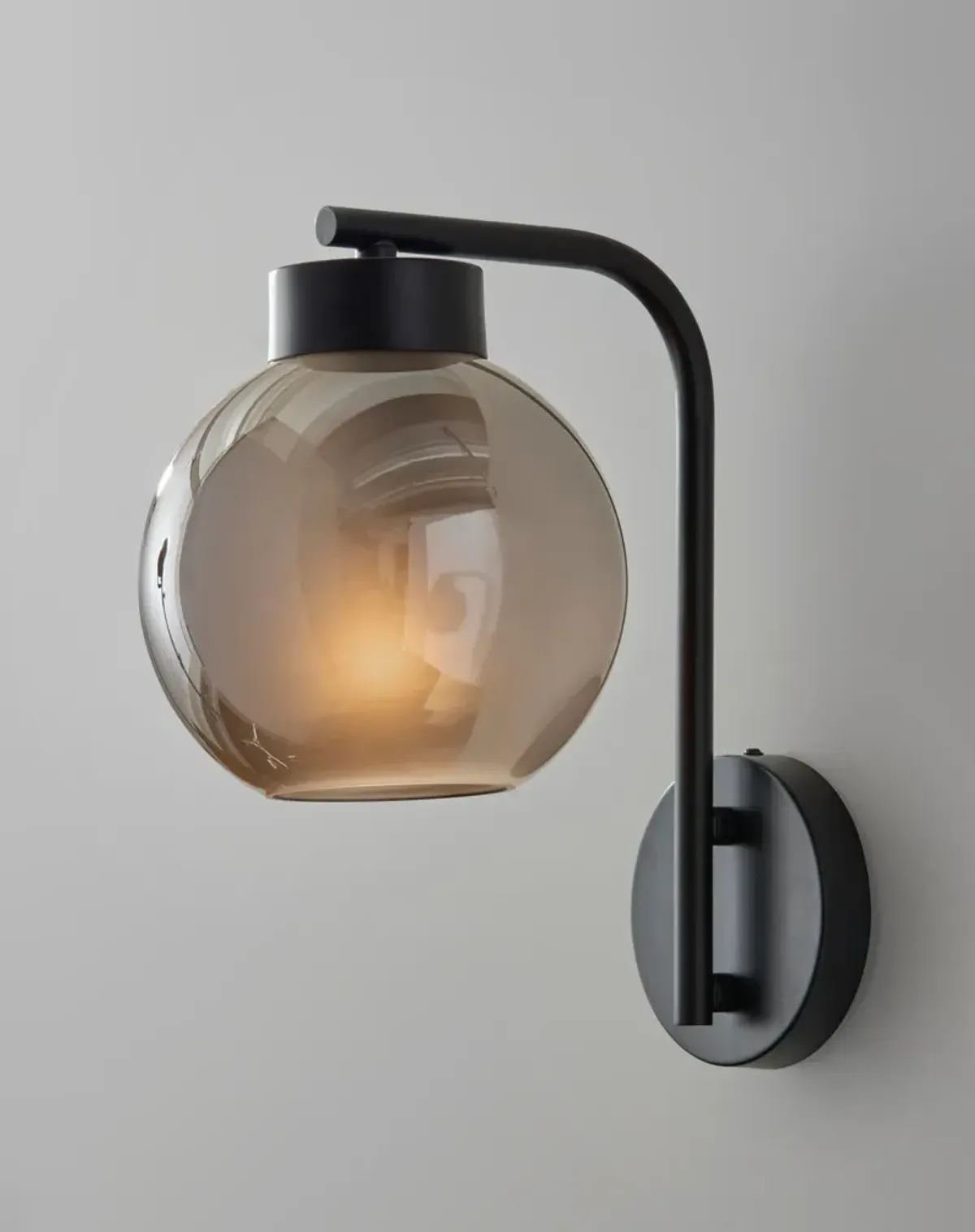 Atticus Wall Lamp