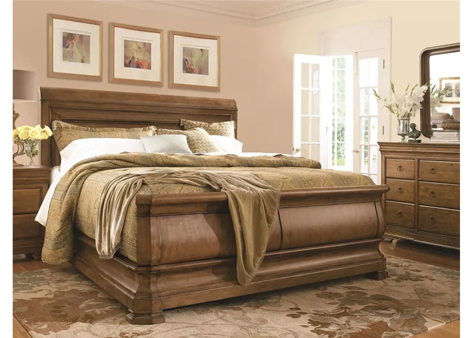 Louie P's Sleigh Bed Complete King 6/6