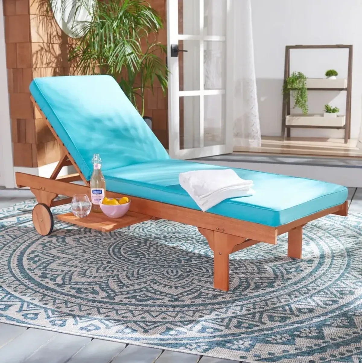 NEWPORT CHAISE LOUNGE CHAIR WITH SIDE TABLE