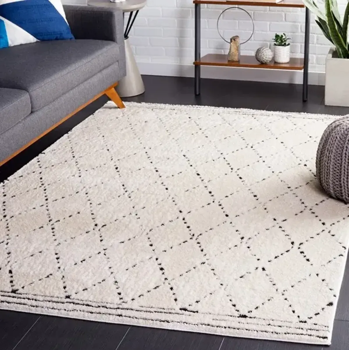 MELODY 102 Black 5'-3' X 7'-6' Medium Rectangle Rug