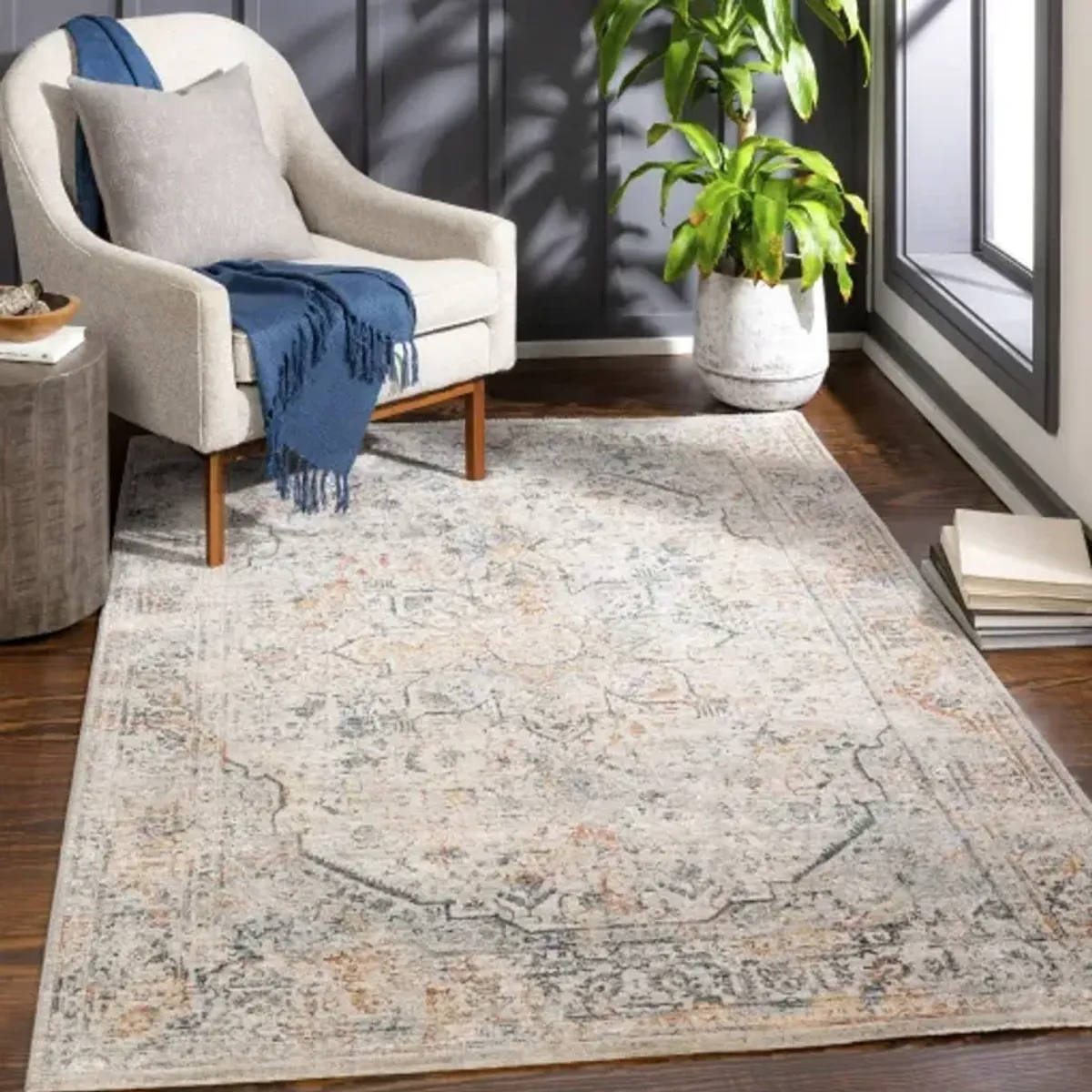 Laila 6'7" Round Rug