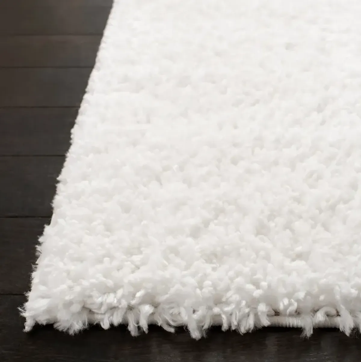 AUGUST SHAG 900 WHITE 2' x 3' Accent Rug