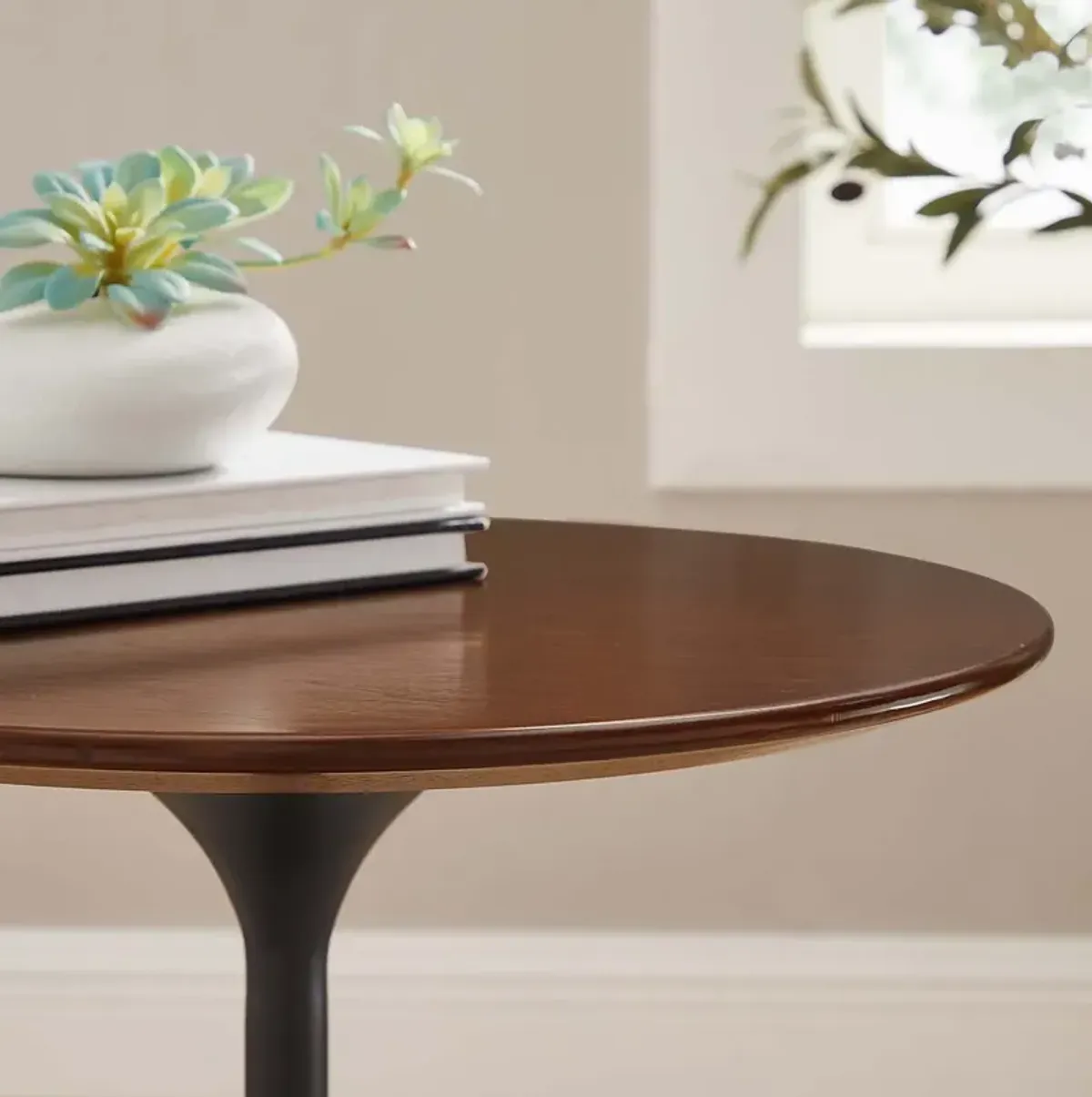 Lippa 20" Round Side Table