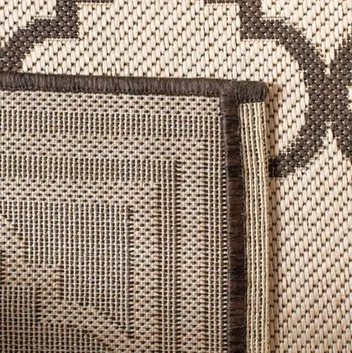 Safavieh BEACH HOUSE Collection BHS121U-6 Creme / Brown 6'-7" X 9'-2"