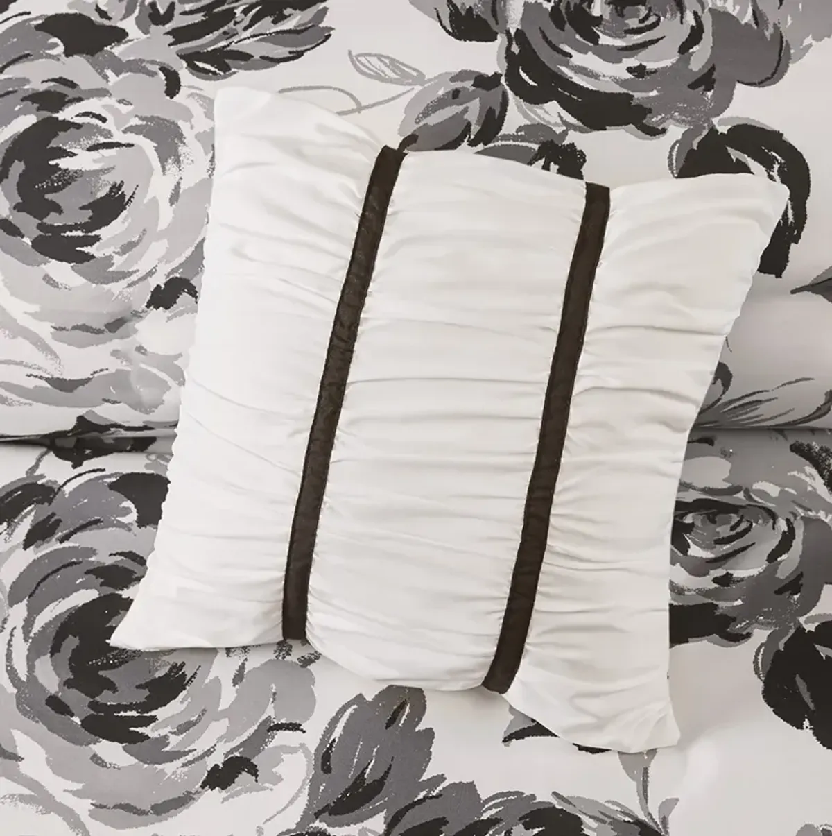 Intelligent Design Dorsey Black/White Floral Print Duvet Cover Set