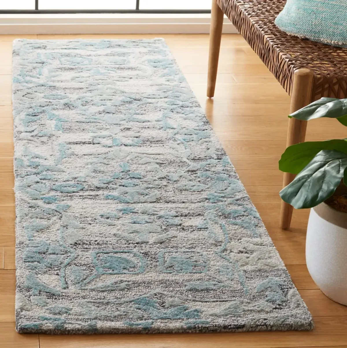 MARQUEE Hand Tufted 2'-3' x 8' runner