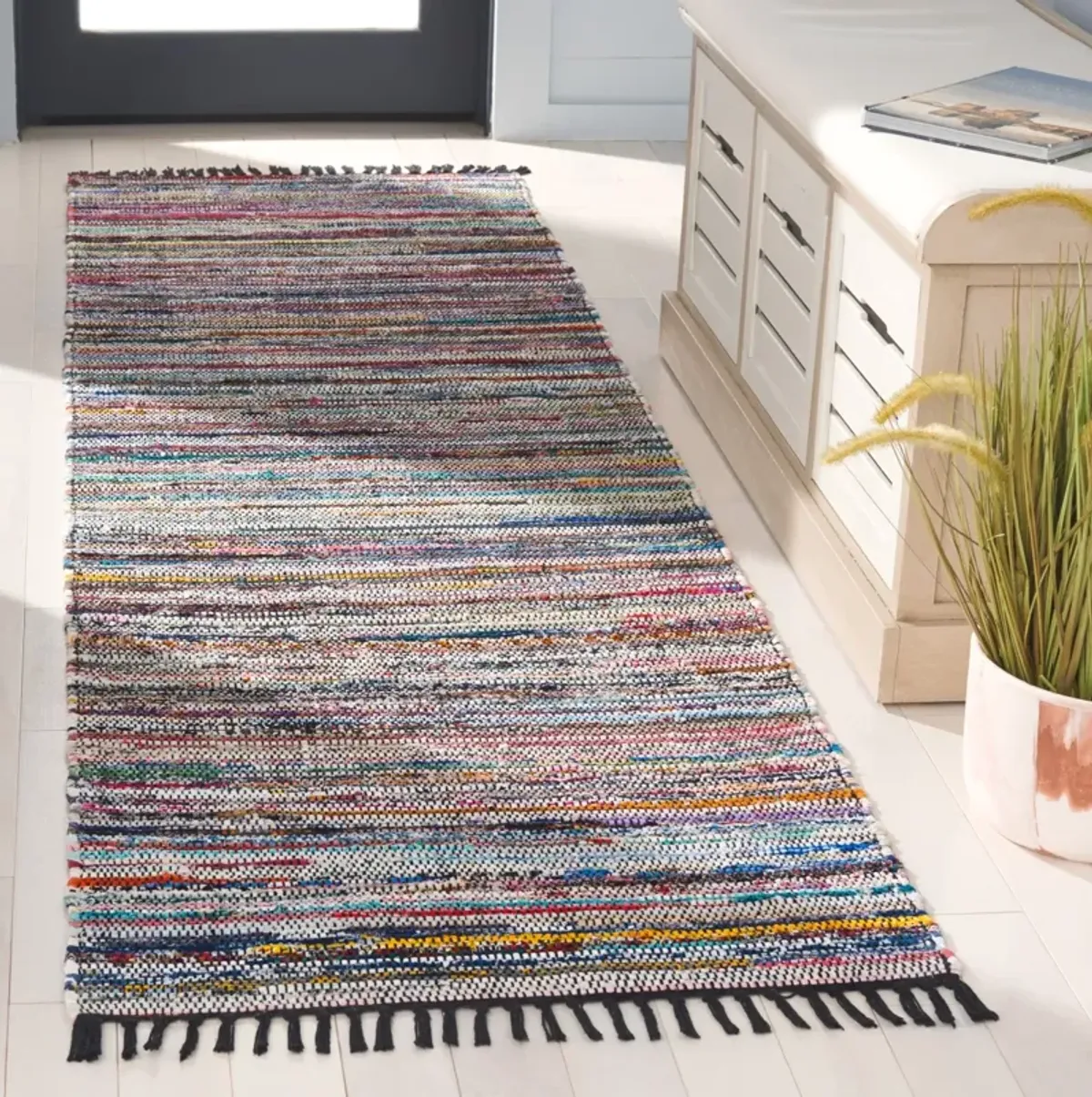 RAG RUG 301 BLACK  2'-3' x 8' Runner Rug