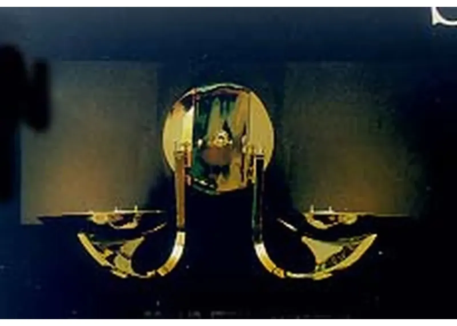 EUR.CRAFTED SOLID BRASS WALL BRACKET in A GOLD