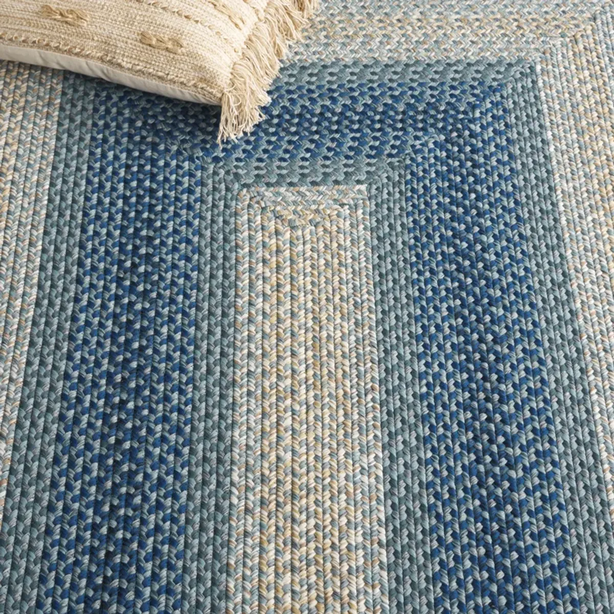 BRAIDED Hand Woven 2' x 4' area rug