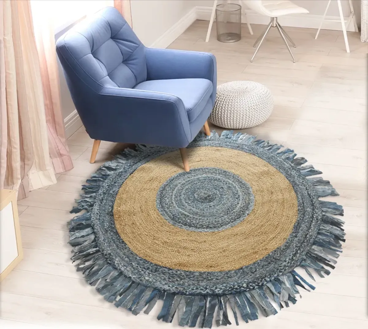 Nature Denim Blue/ Tan Bohemian Chindi Cotton Blend Indoor Round Area Rug 5'6"