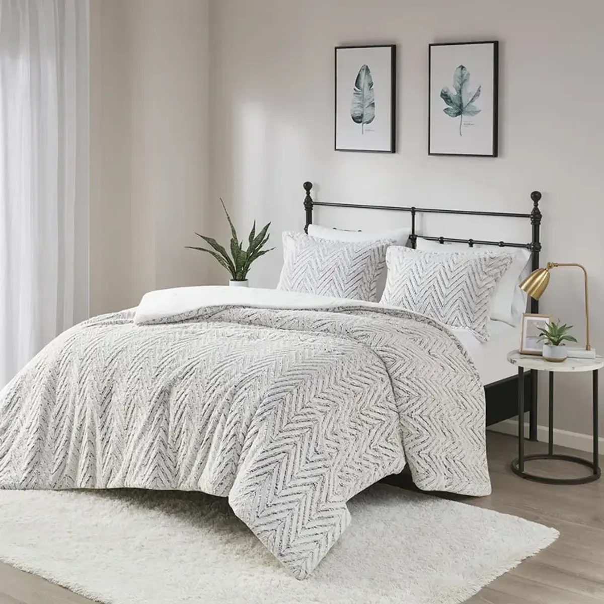 Madison Park Adelyn Ivory Back Print Brushed Fur Duvet Cover Set