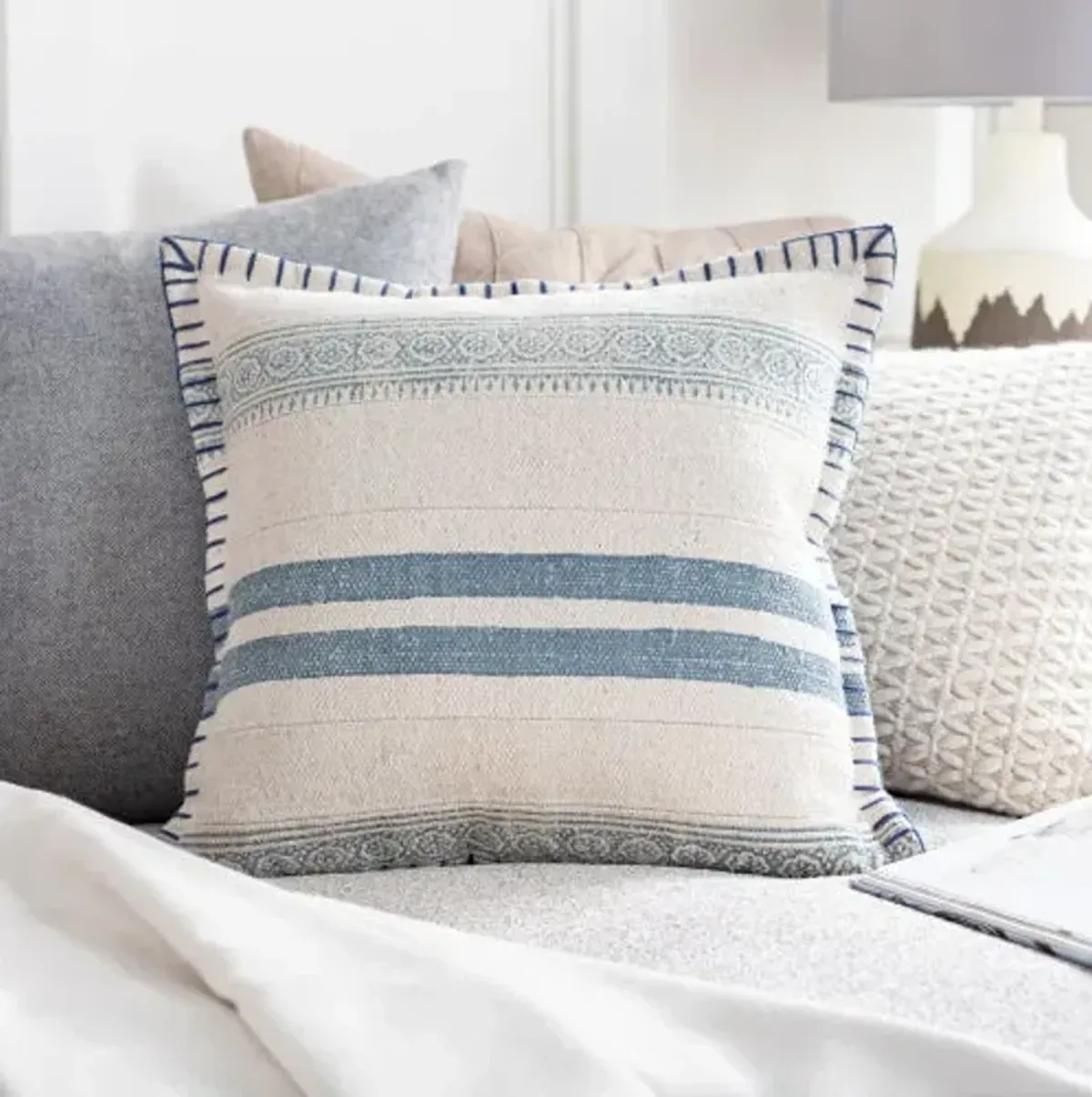 Lola 22"H x 22"W Pillow Kit