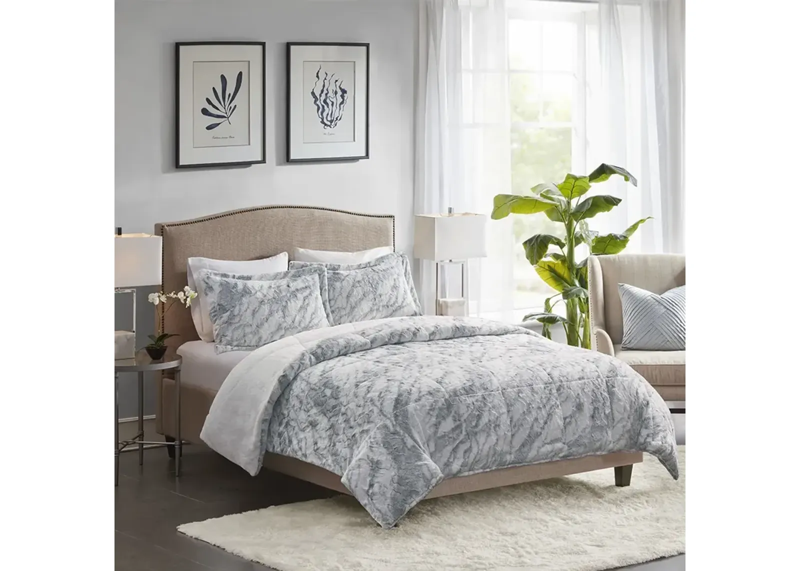 Madison Park Lana Grey/Blue Marble Faux Fur Comforter Set