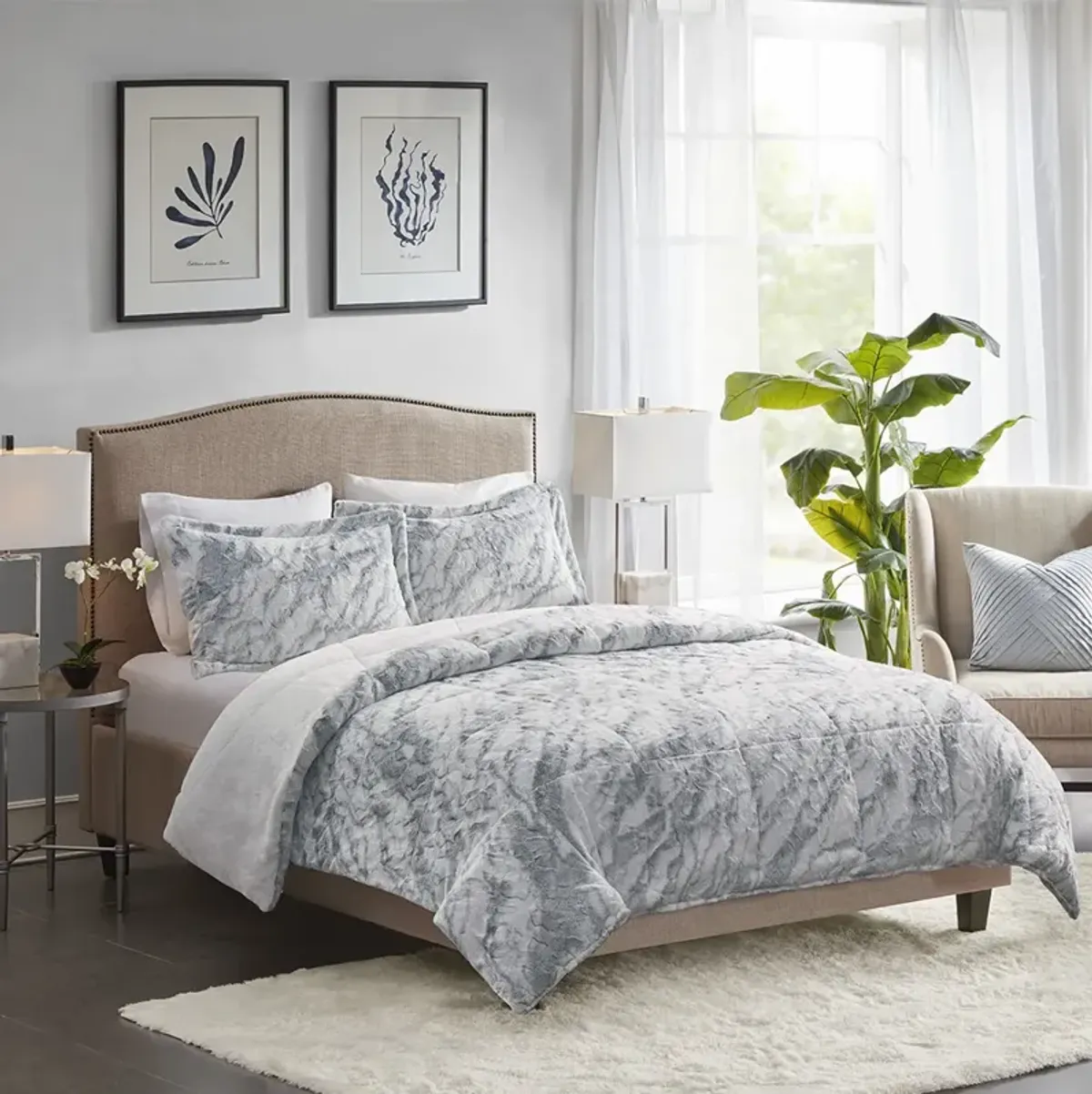 Madison Park Lana Grey/Blue Marble Faux Fur Comforter Set