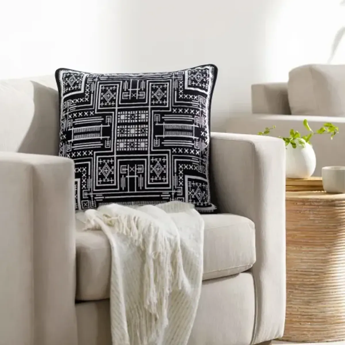 Camaxtli CAX-002 18"L x 18"W Accent Pillow