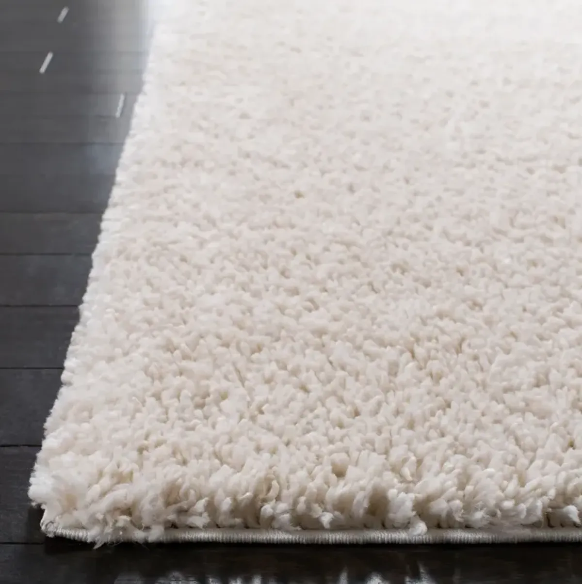 AUGUST SHAG 900 IVORY 2' x 3' Accent Rug