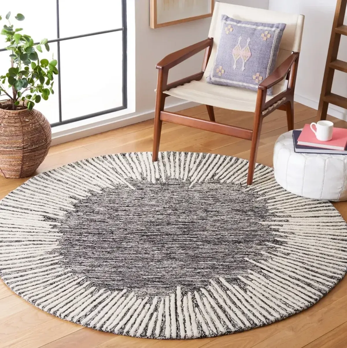 ABSTRACT 478 BLACK  4' x 4' Round Round Rug