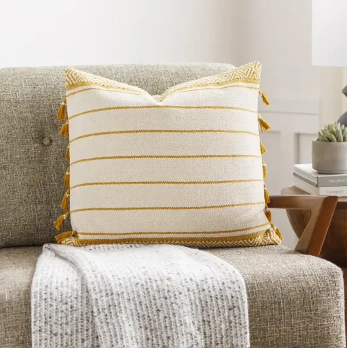 Layton LYO-001 18"L x 18"W Accent Pillow