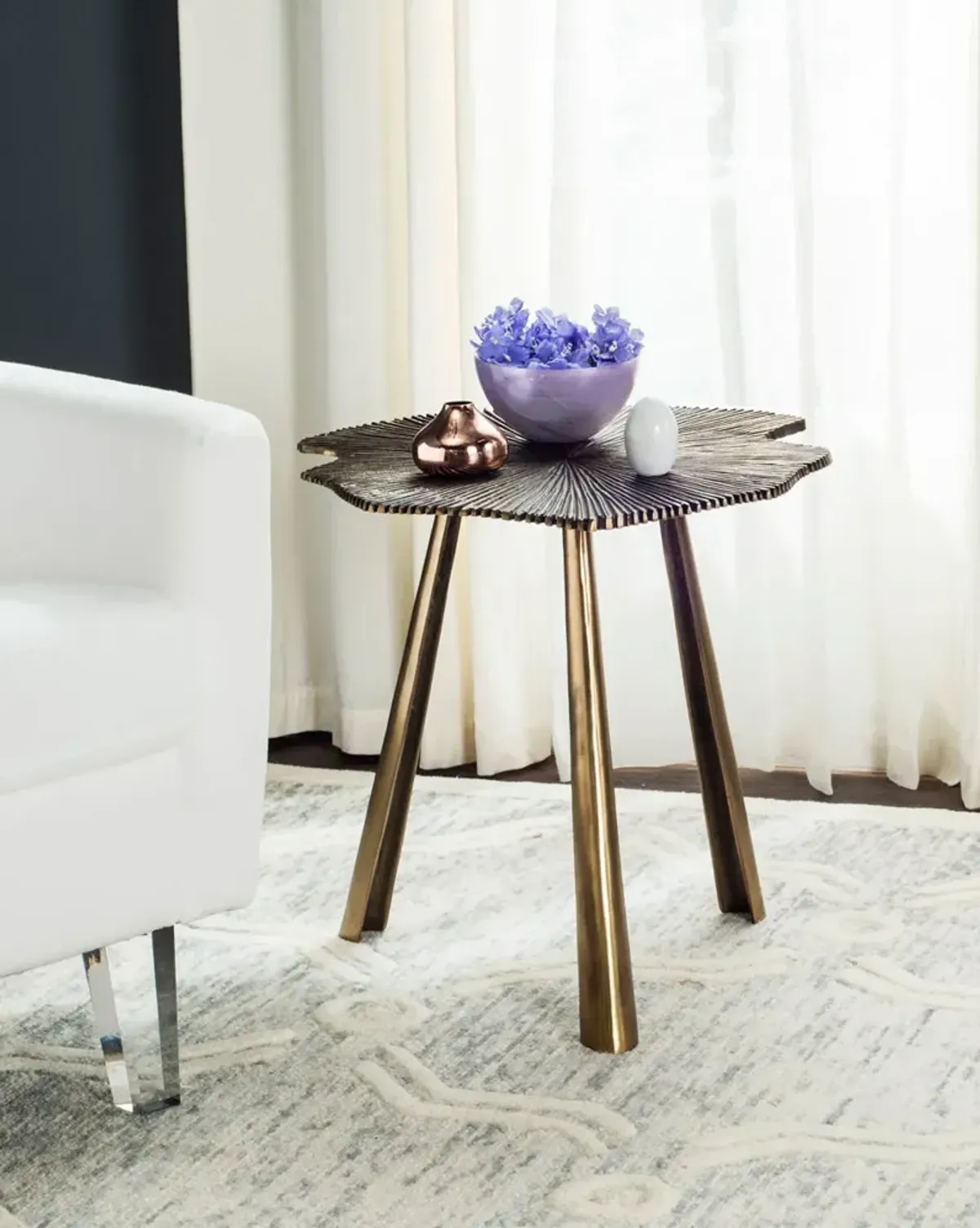 PORTIA LEAF SIDE TABLE