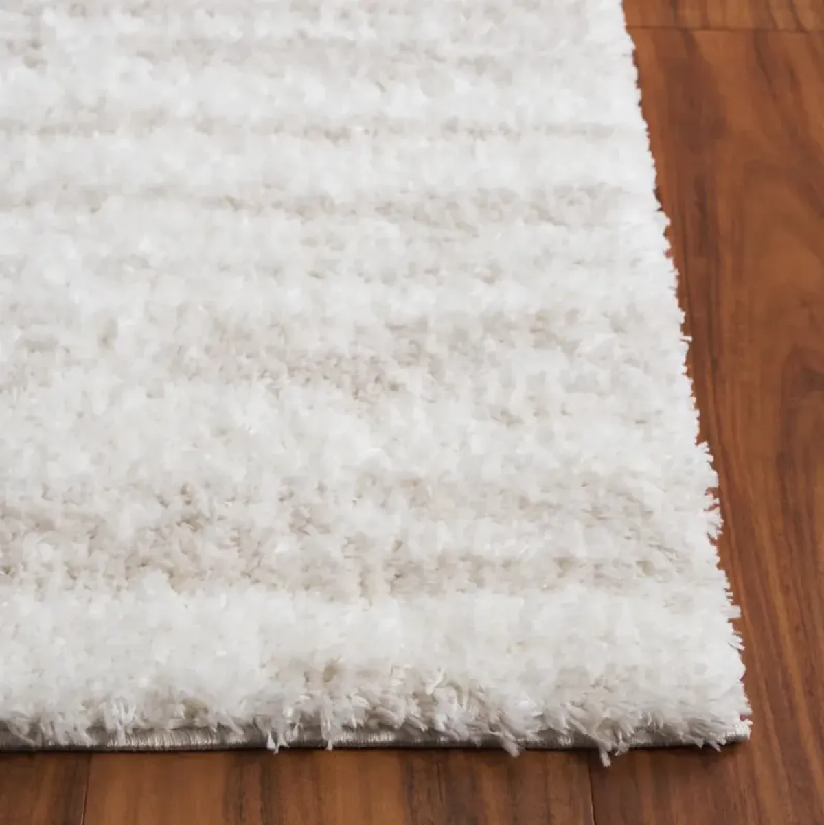 TAHOE SHAG 686 IVORY  2' x 8' Runner Rug