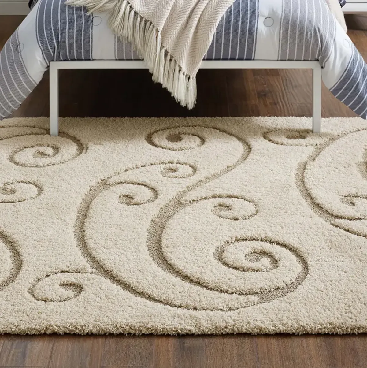 Jubilant Sprout Scrolling Vine 8x10 Shag Area Rug