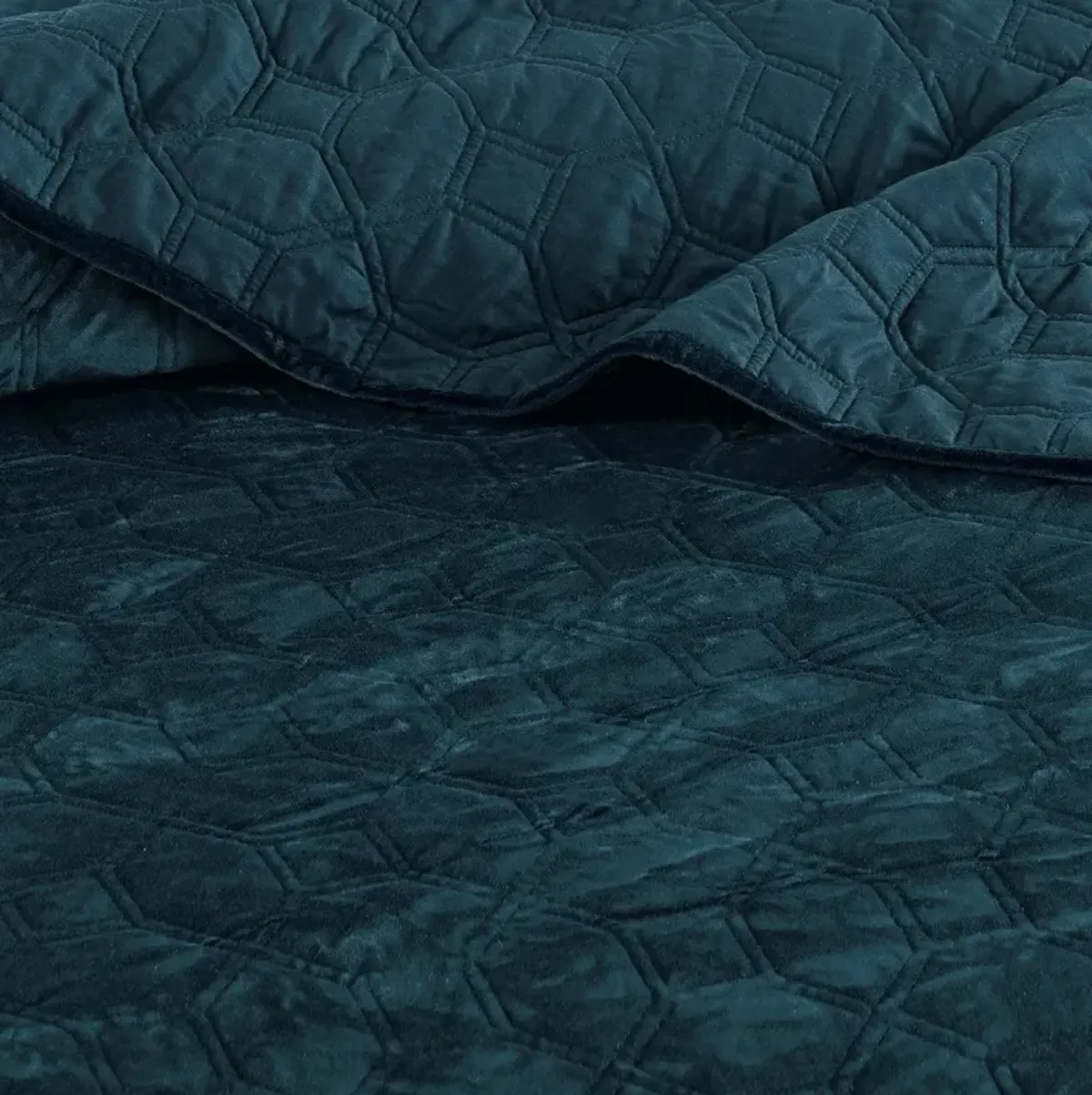 Madison Park Harper Teal 3 Piece Velvet Quilt Set