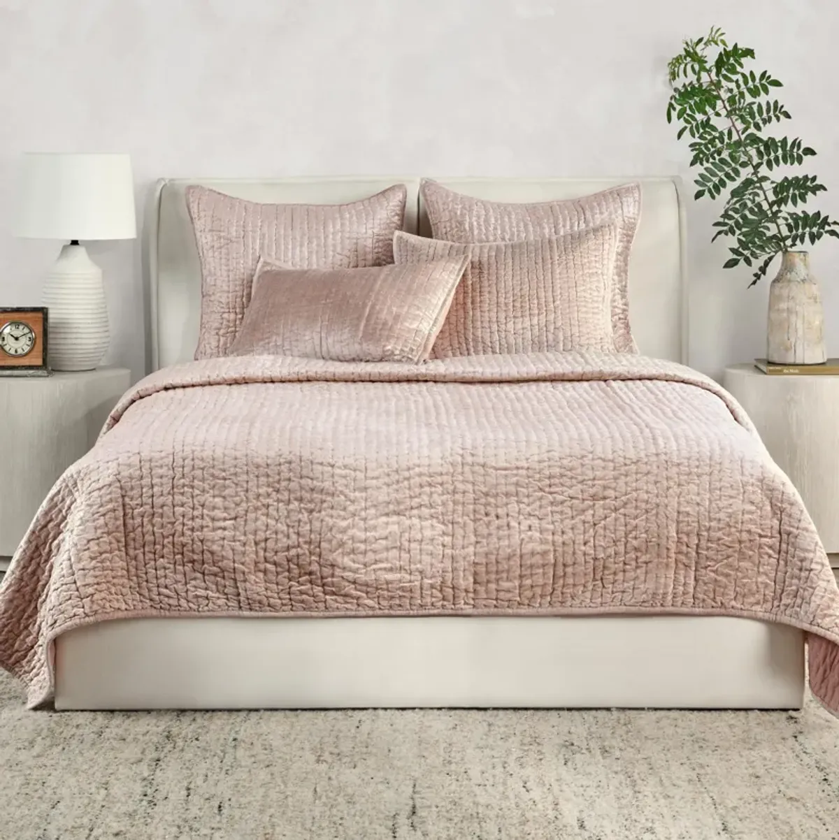 Dimitry 100% Rayon Velvet Bliss Pink Queen Quilt