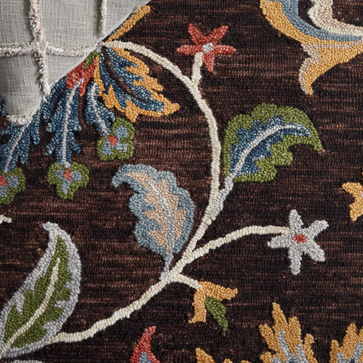 BLOSSOM Hand Tufted 5' x 8' area rug