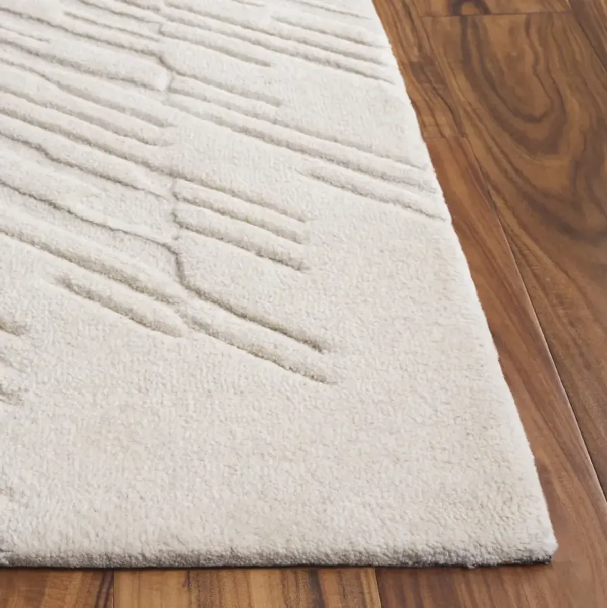 MYKONOS 405 IVORY 2'-3' x 8' Runner Rug